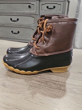 Sperry Salt wster Two-Tone Duck Boots in Brown & Black Girl's size 1M